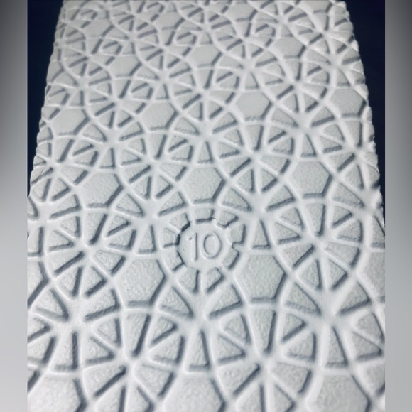 Shade & Shore Neida EVA Slip On Sandals Size 10 White 2 Buckle Strap NEW - Picture 4 of 7